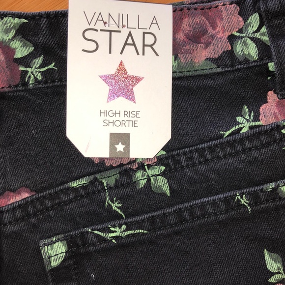 Floral jean shorts - Picture 6 of 7